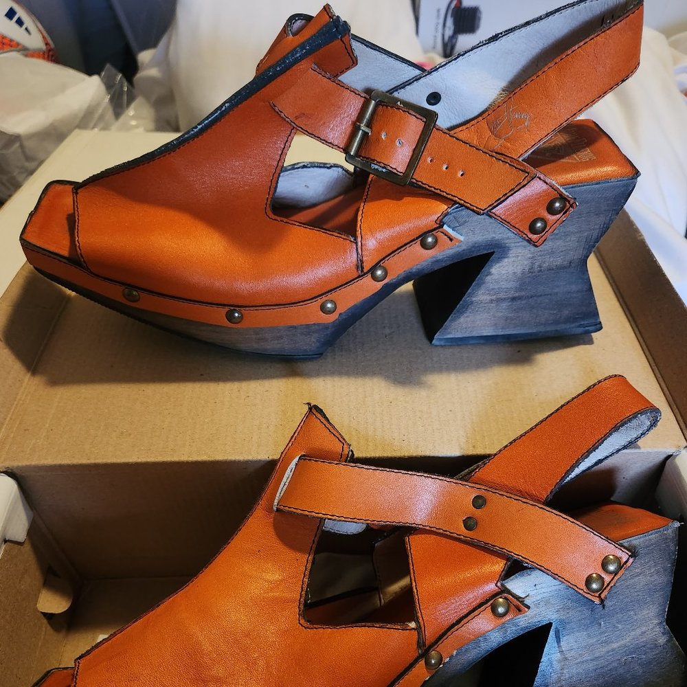 Fluevog Response Leather Clogs